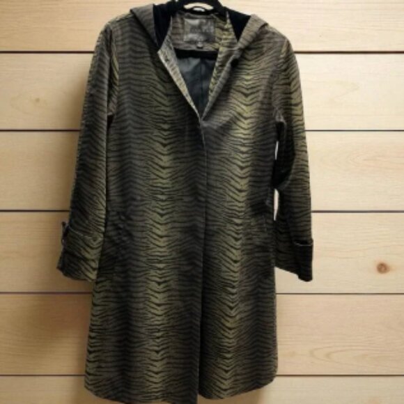 GALLERY Swing Raincoat Velvet Hood Tiger Pattern Hidden Buttons Size Small - Picture 1 of 7